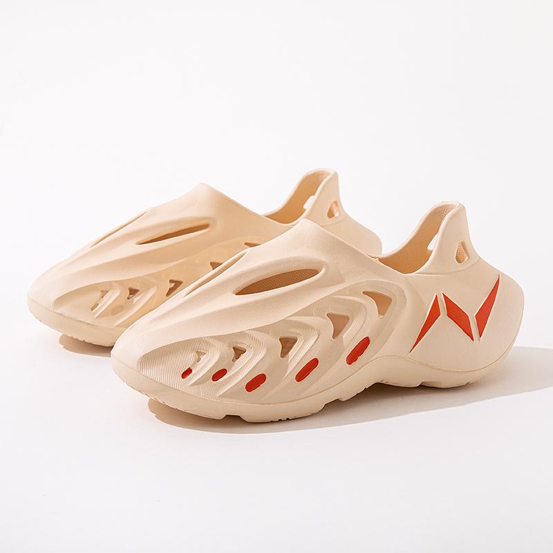 Yeni Yazlık Erkek Spor Sandaletleri Moda Outdoor Kaymaz Yumuşak Nefes Alabilen Günlük Plaj Ayakkabıları Trend Hafif ve Rahat Terlikler
