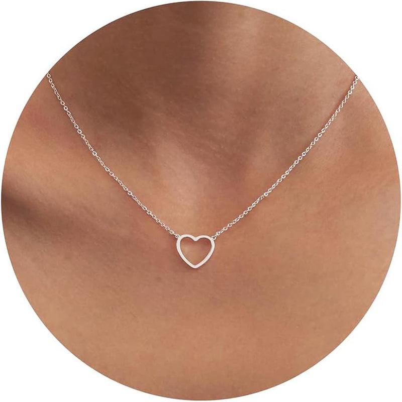 Women's Minimalist Hollowed Out Heart-shaped Pendant Necklace, Exquisite and Compact Collarbone Chain Jewelry, Birthday Gift