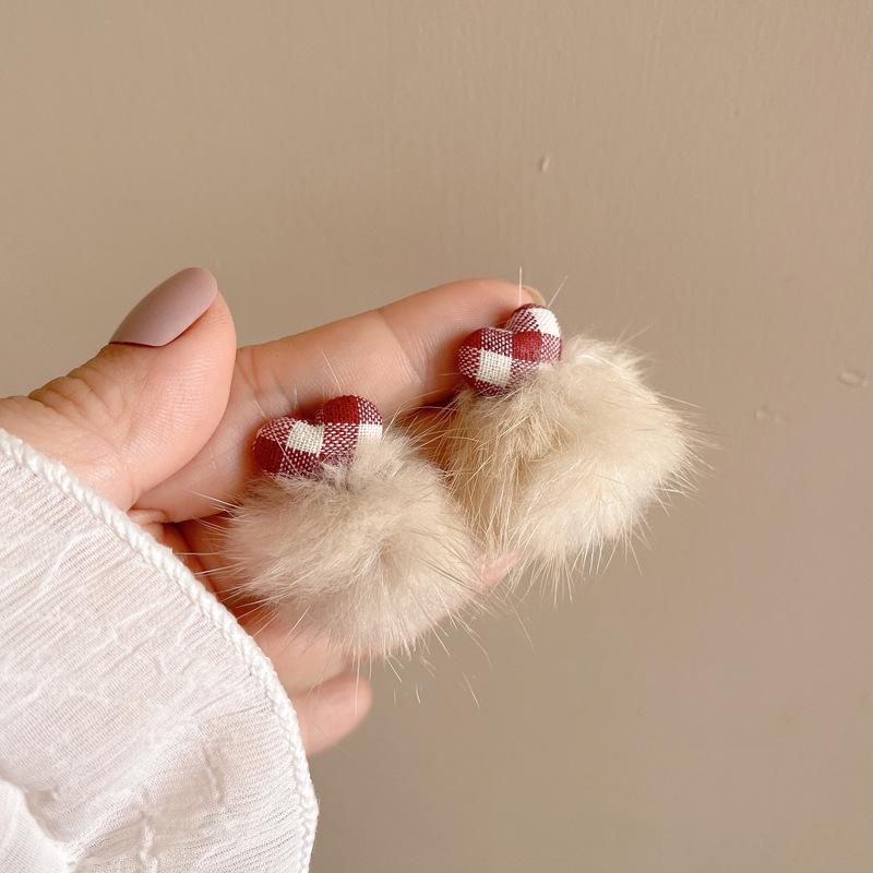 Elegant Heart & Rhombus Pom-Pom Earrings: Chic, Versatile Studs for a High-End, Fashionable Look