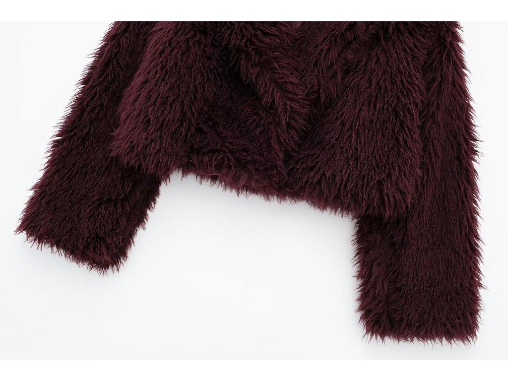 Women's Eco-friendly Faux Fur Short Coat: European & American Winter Fashion D69135