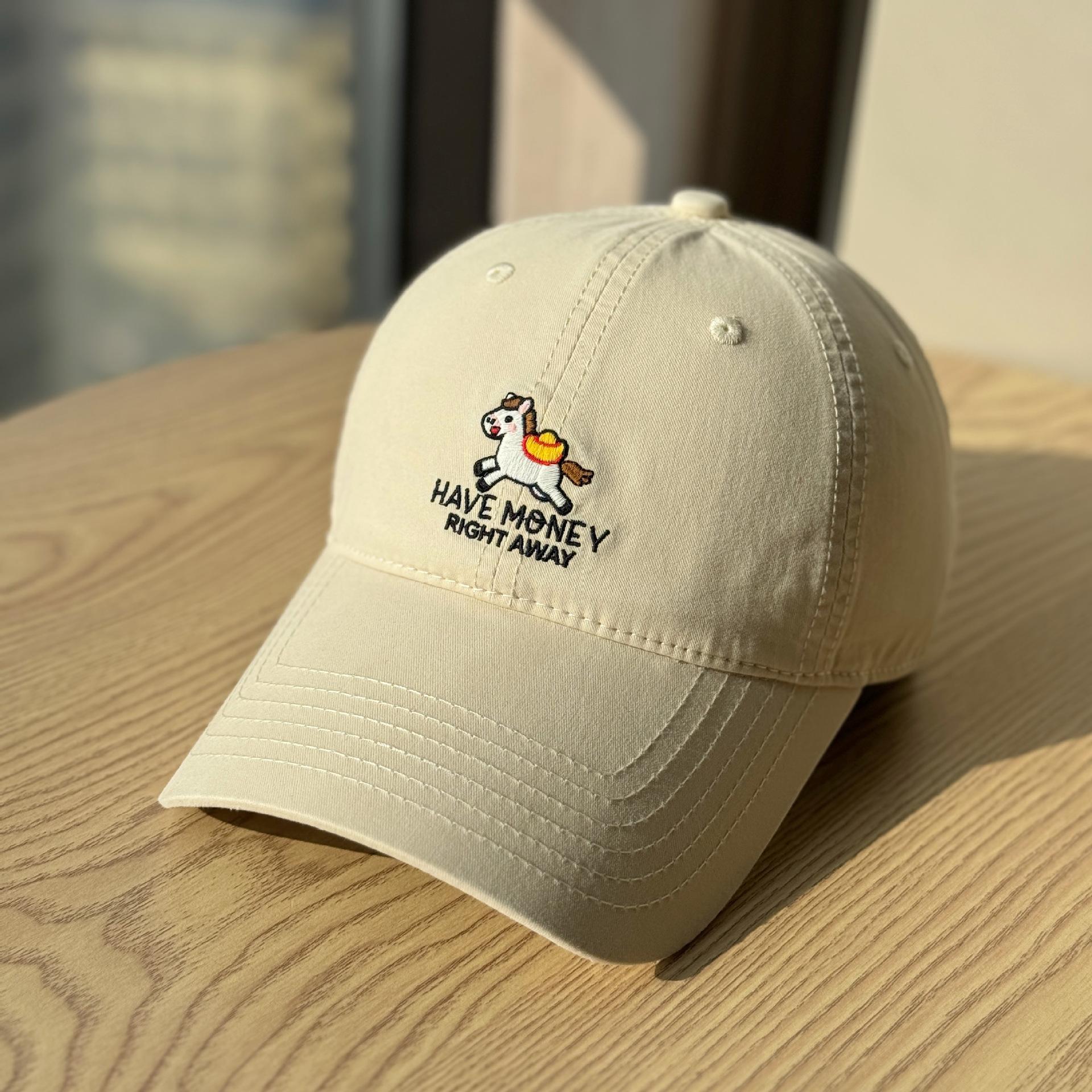 

Korean-style high-quality baseball cap for summer, unisex soft-top cap with cute cartoon pony design, makes the face look smaller, provides sun Adult54-60Adjustable бежевый
