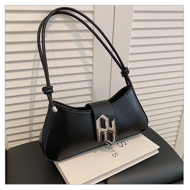 

Bags Textured bag Women s bag 2025 summer new solid color PU underarm bag Foreign style commuting hand bag чёрный