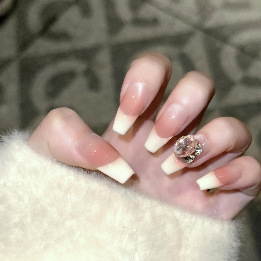 Manichiură French Avansată Ochi de Pisică cu Lumină Laterală Nude Blush Armură de Purtat Armură Făcută Manual