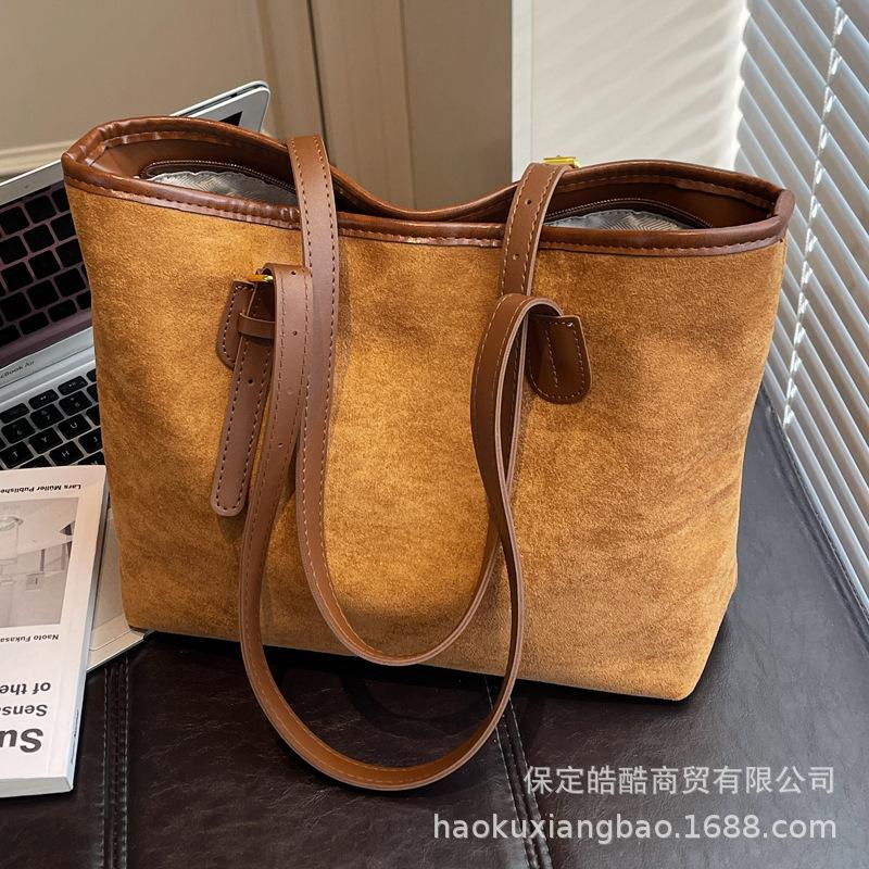 Retro bag women's large capacity 2025 new autumn and winter suede shoulder shopping bag premium commuter tote bag