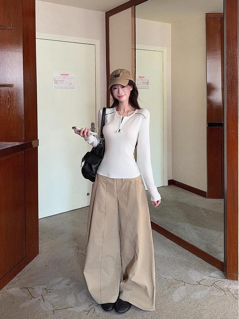 Stylish Korean Slim-Fit Half-Zip Long-Sleeve Top: Trendy, Figure-Flattering, Versatile Autumn/Winter Base Layer.