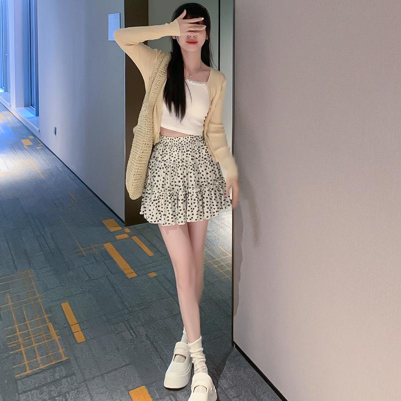 

Черная маленькая юбка с цветочным принтом для женщин, летняя новинка, эластичная юбка А-силуэта с высокой талией, маленькая юбка-тортик, короткая юбка XL белый