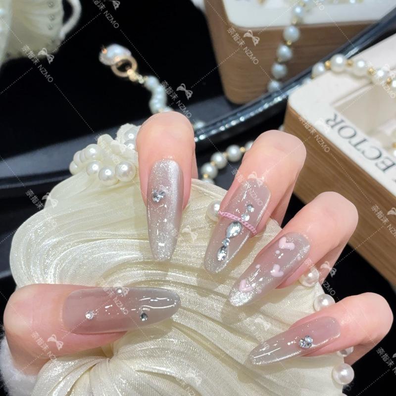 

L123 Whitening Translucent Cat Eye Rhinestone Mosaic Chain Design Nails XS (Long Oval)