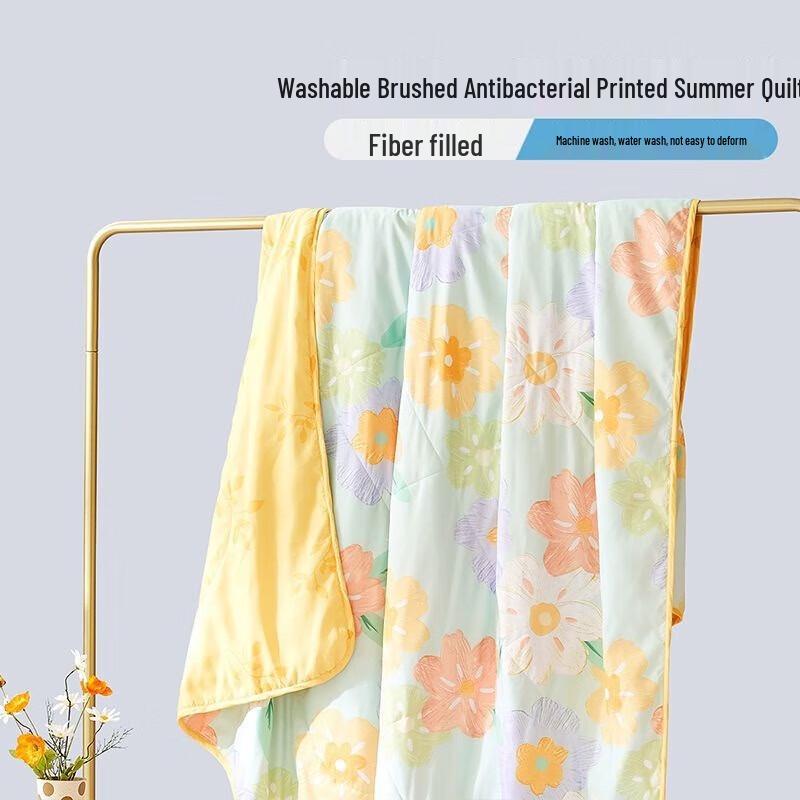 

Mercury Home Textiles Spring Print Summer Quilt