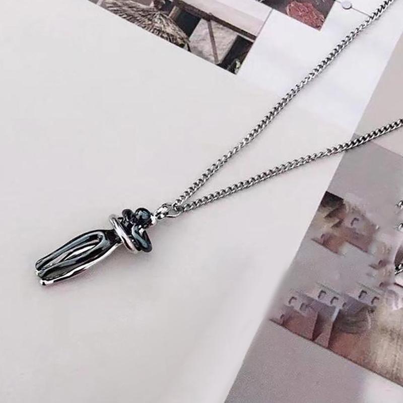 Romance Couple Embrace Necklace Unique Chain Necklace Symbolizing Love and Intimacy Metal Texture for Various Occasion