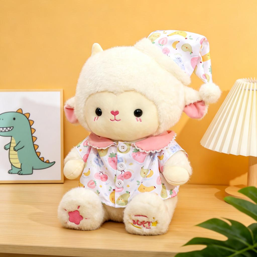 Süßes Schaf Plüschtier mit Fruchtpyjama Weiches Kuscheltier für Mädchen und Kinder