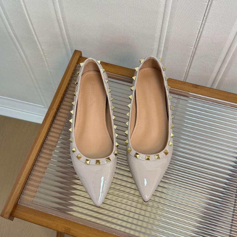 New spring and autumn rivet pointed flat shoes women's shallow mouth inner height increase single shoes versatile commuter women's shoes