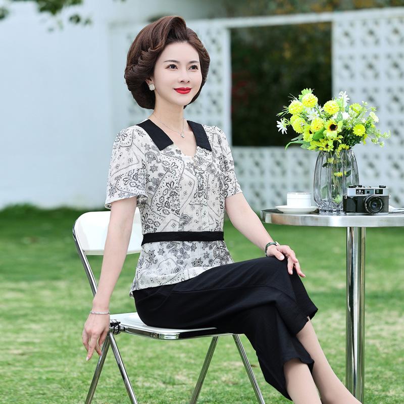 Elegant Summer Two-Piece Set for Women 40s-50s: Plus-Size Chiffon Short-Sleeve Suit