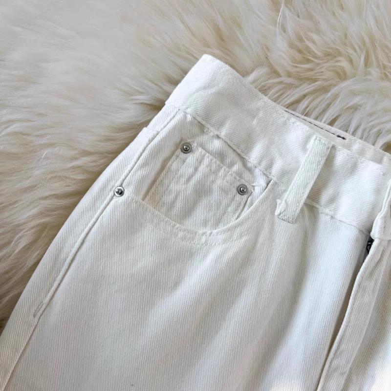 White Women's High-Waisted Wide-Leg Jeans - Trendy, Versatile, Slimming, Loose Fit, Plus Size, Floor-Length Pants for Autumn