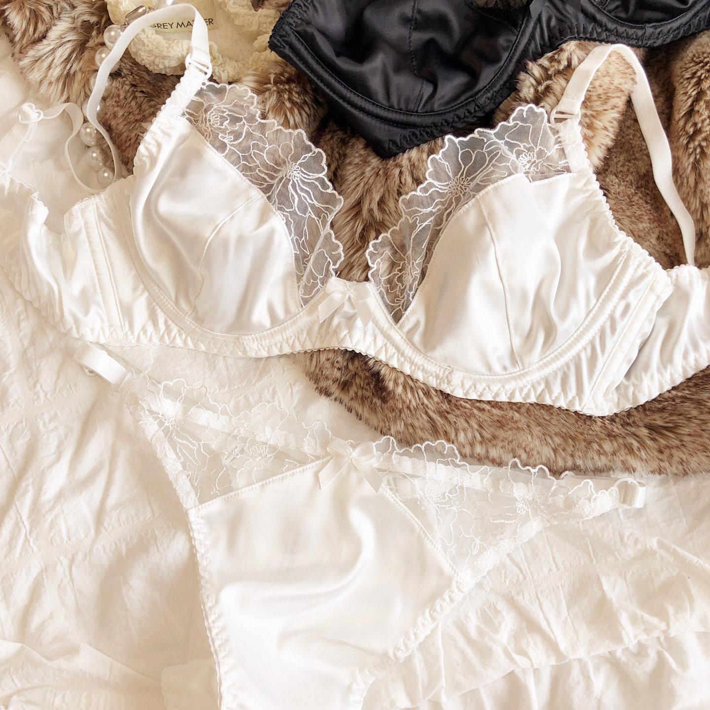 Французский ультратонкий женский комплект нижнего белья, сексуальный атласный кружевной, удобные бюстгальтеры с леопардовым принтом, соблазнительный бюстгальтер и трусики, нижнее белье M белый