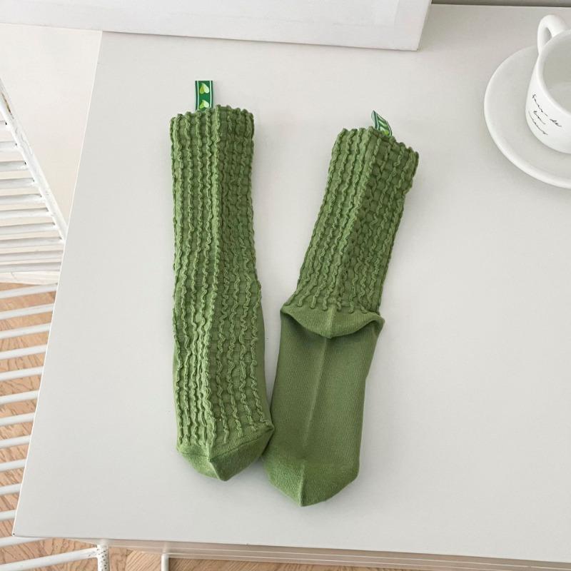 

Красочные гольфы средней длины с лентой в форме сердца, дышащие хлопковые носки, повседневные женские носки, конфетно-цветные влагоотводящие носки для женщин 1 pair зелёный