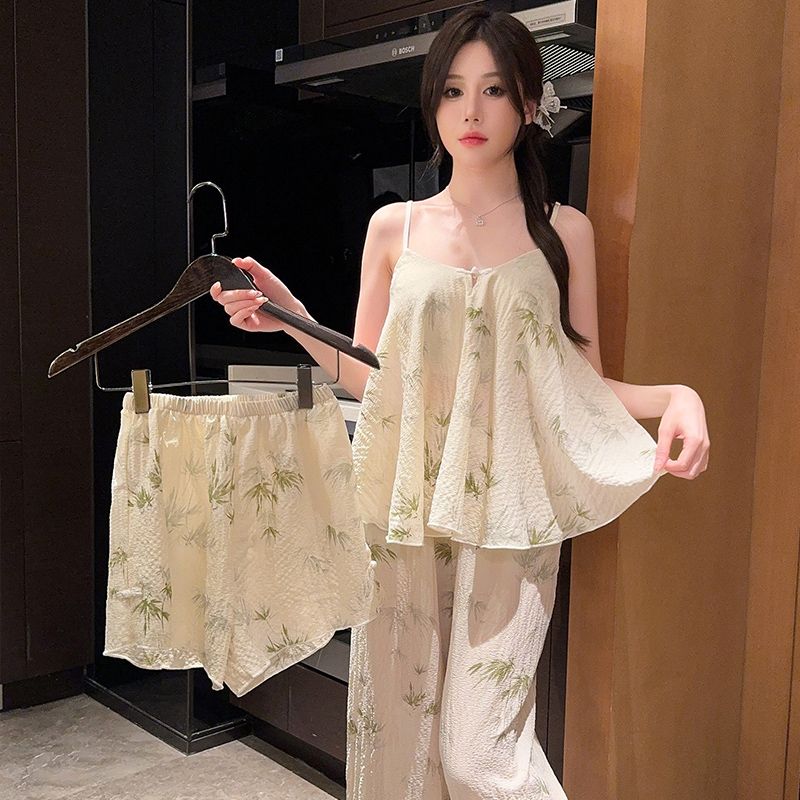 Dreiteiliges Set Sommer-Hauskleidung im chinesischen Batikstil im Pure Desire-Stil mit Brustpolstern und Hosenträger-Pyjama zum Drübertragen