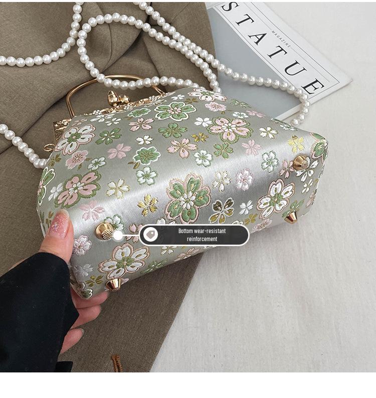 2026 Embroidered Clasp Shell Bag: Niche Design Evening Chain Shoulder & Crossbody Bag for Women