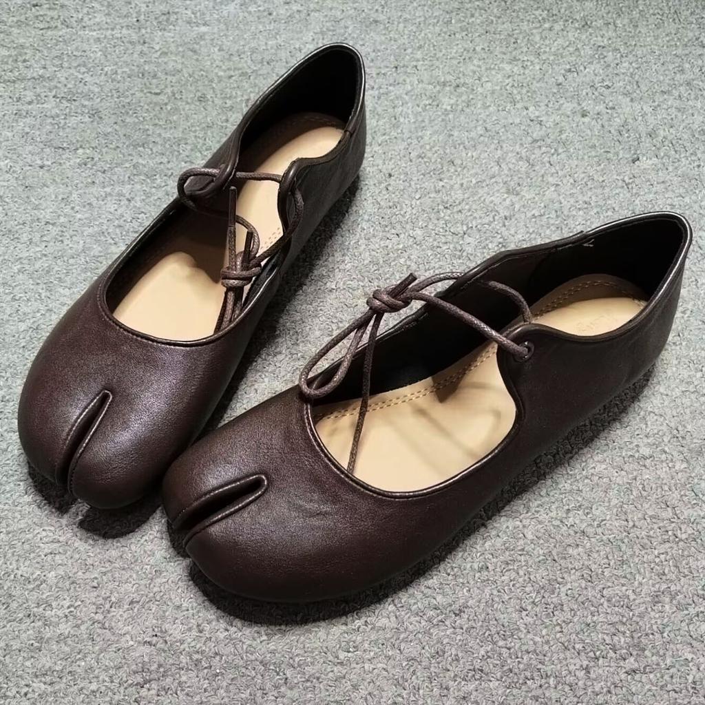 Split-toed shoes women's simple fashion Dieao shoes straps soft-soled pig's trotters ballet shoes shallow mouth flat Mary Jane single shoes