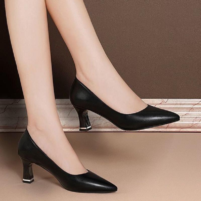 женские милые мягкие лакированные весенне-летние туфли-лодочки на шпильке женские стильные черные офисные туфли ab796 35 2740₽