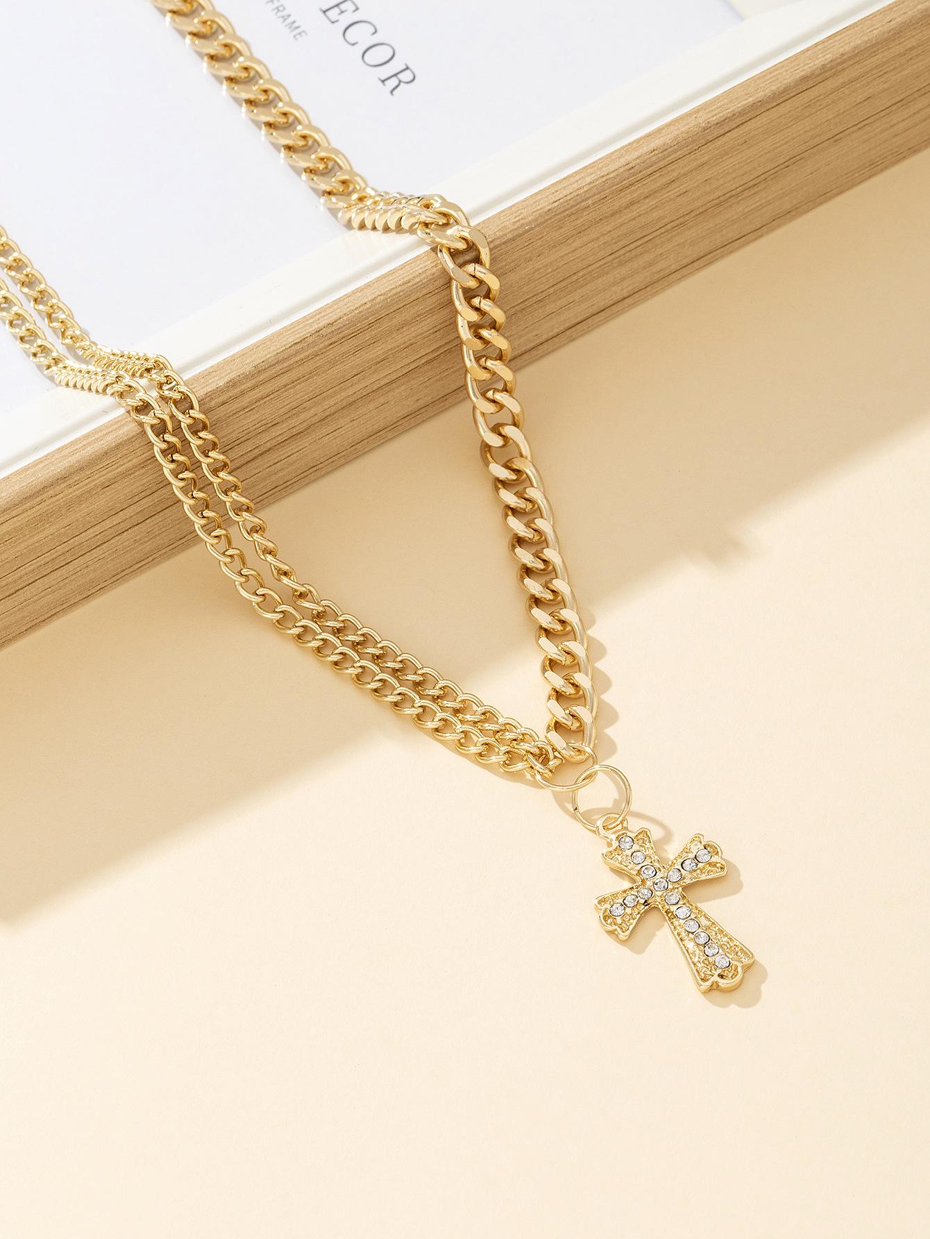 

European Cross Diamond Pendant Necklace: Asymmetrical, Fashionable, Versatile Choker for Women золотой