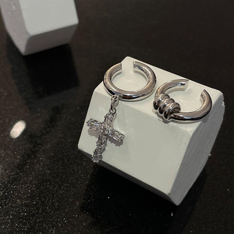 Hiphop Punk Zircon Cross Pendant Ear Clip Earrings for Men Women Fashion Geometric Metal C-Shaped Ear Clip Party Jewelry Gifts