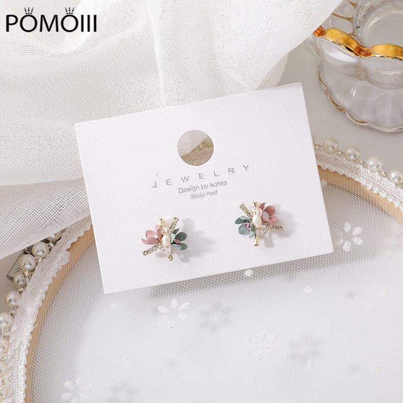 Damen Stecker Ohrring Drei kleine Blumen in drei kleinen Dreiern in Silbernadeln