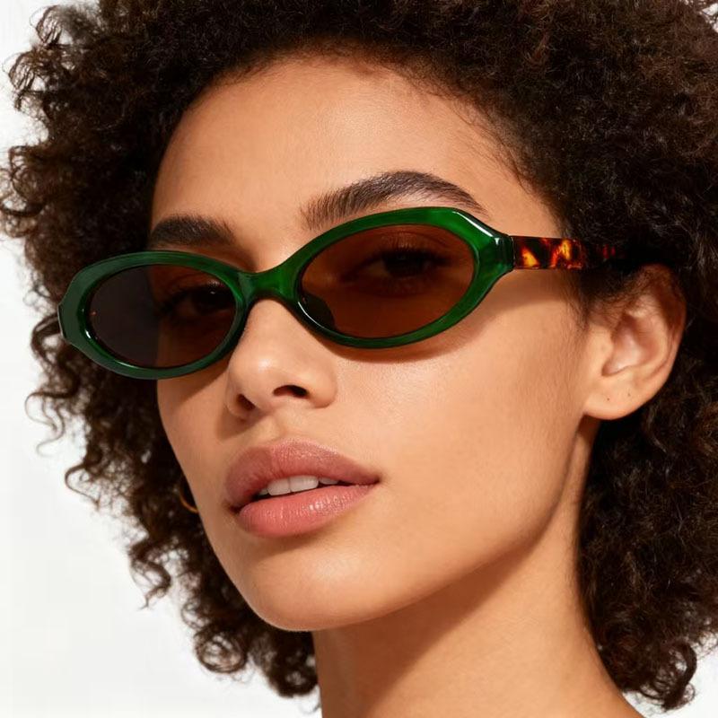 Koreaanse retro bruine ovale zonnebril voor dames, nieuwe kleine montuur modieuze bril, persoonlijkheid Cate Eye outdoor UV400 zonnebril