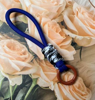 Color-blocked knotted phone strap, dark blue and black/ One Size