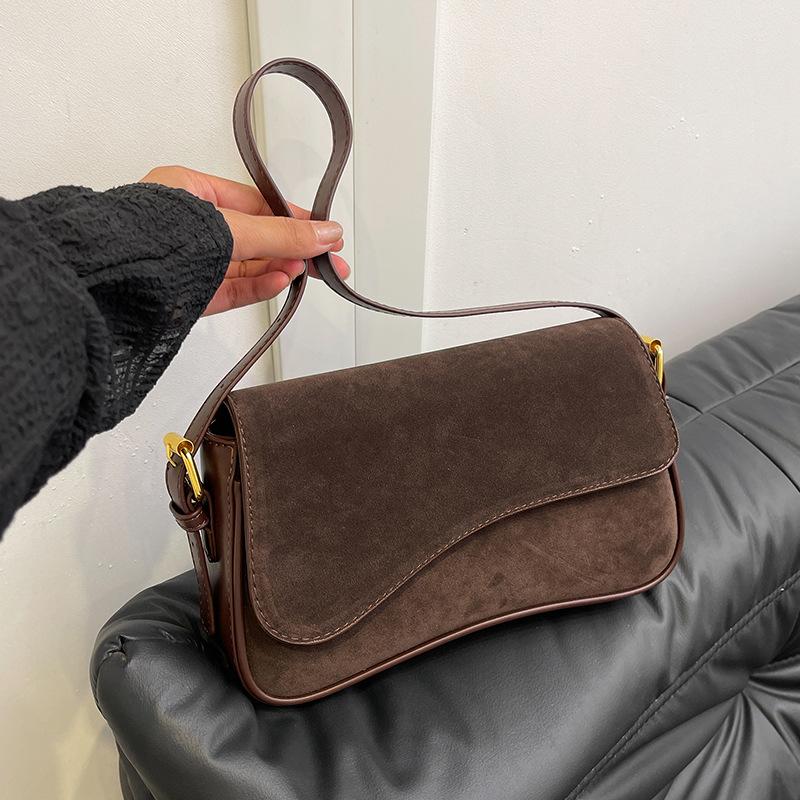 

Маленькая квадратная сумка из матовой персонализированной модной текстуры, сумка подмышку нишевого дизайна, наплечная сумка, универсальная сумка-мессенджер темно-коричневого