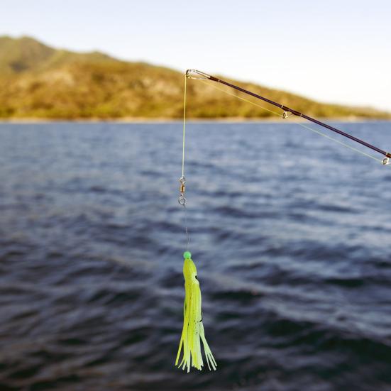 16cm/8g Silicone Squid Bait Sharp Vivid Swim Double Hook Octopus Skirt Bait Fishing