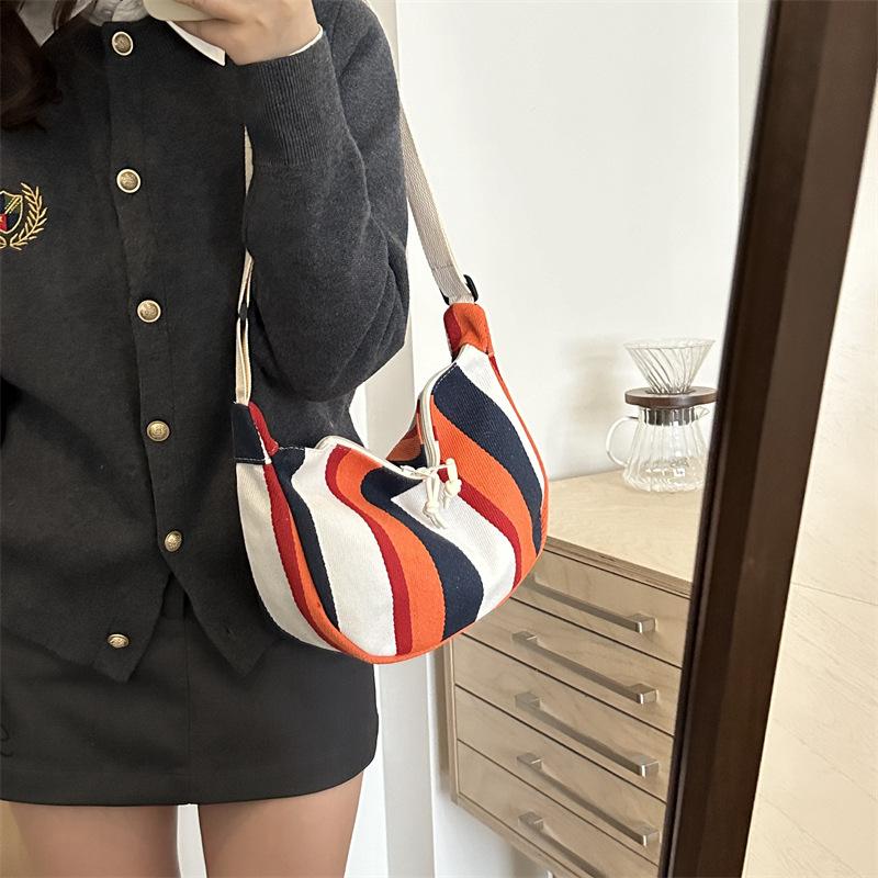 Striped Large Capacity Women's Bag New Casual Shoulder Bag Fashionable Commuter Dumpling Bag Lightweight Sports Crossbody Bag