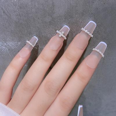 Stylizacja paznokci – Cyrkonie i ozdoby do paznokci