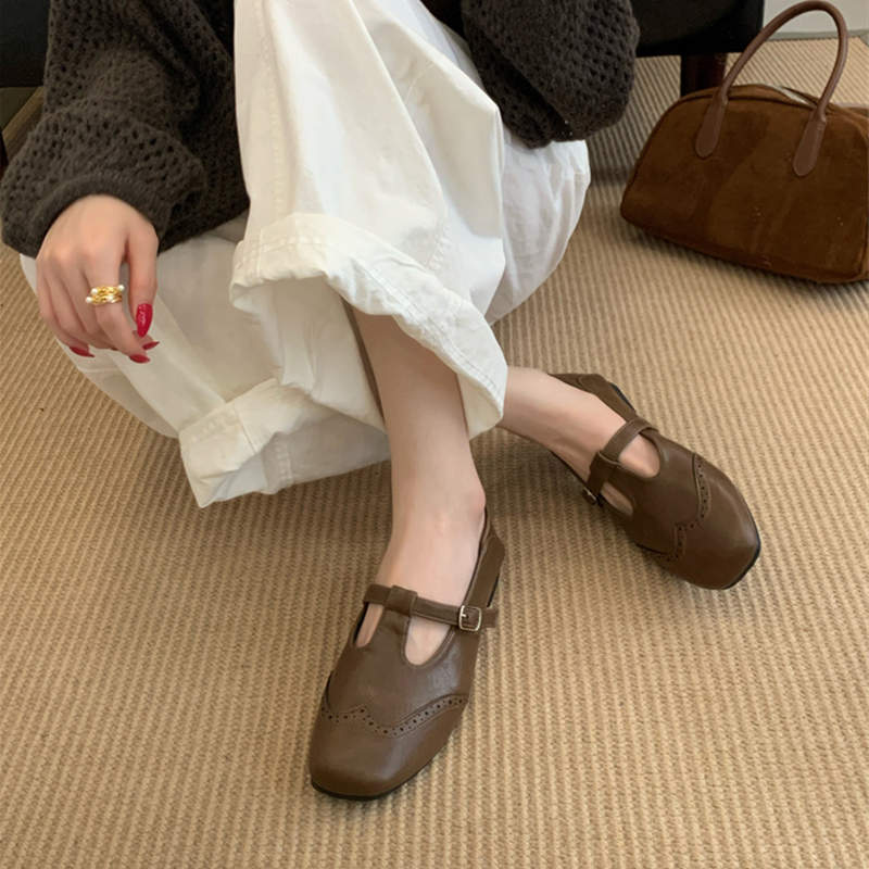 Retro flat-bottomed buckle with shallow mouth single shoes women's autumn new small leather shoes British Mary Jane shoes