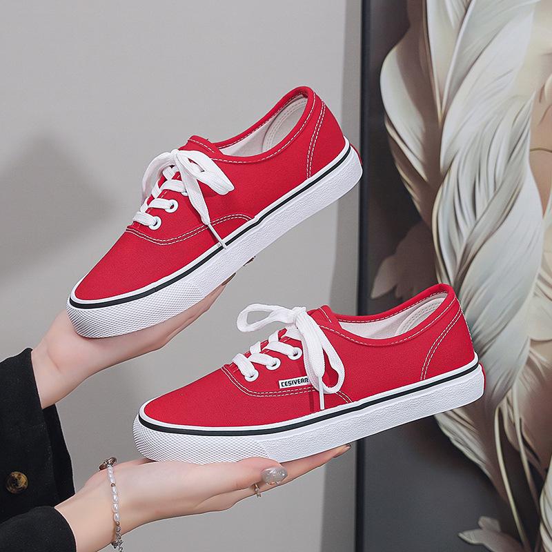 Candy Color Canvas Shoes: Unisex Spring/Autumn 2026 Versatile White Skate Sneakers for Students