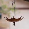 Mangiatoia per Uccelli a Forma di Ombrello Decorativa in Metallo da Esterno Appesa Mangiatoia per Colibrì a Ombrello Rovesciato Vassoio con Gancio per Cortile Balcone