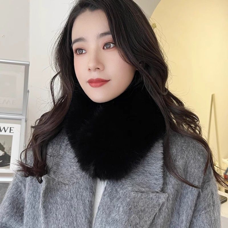 Faux Fox Fur Scarf for Women - Versatile Short Scarf for Autumn and Winter Elegant Neck Warmer