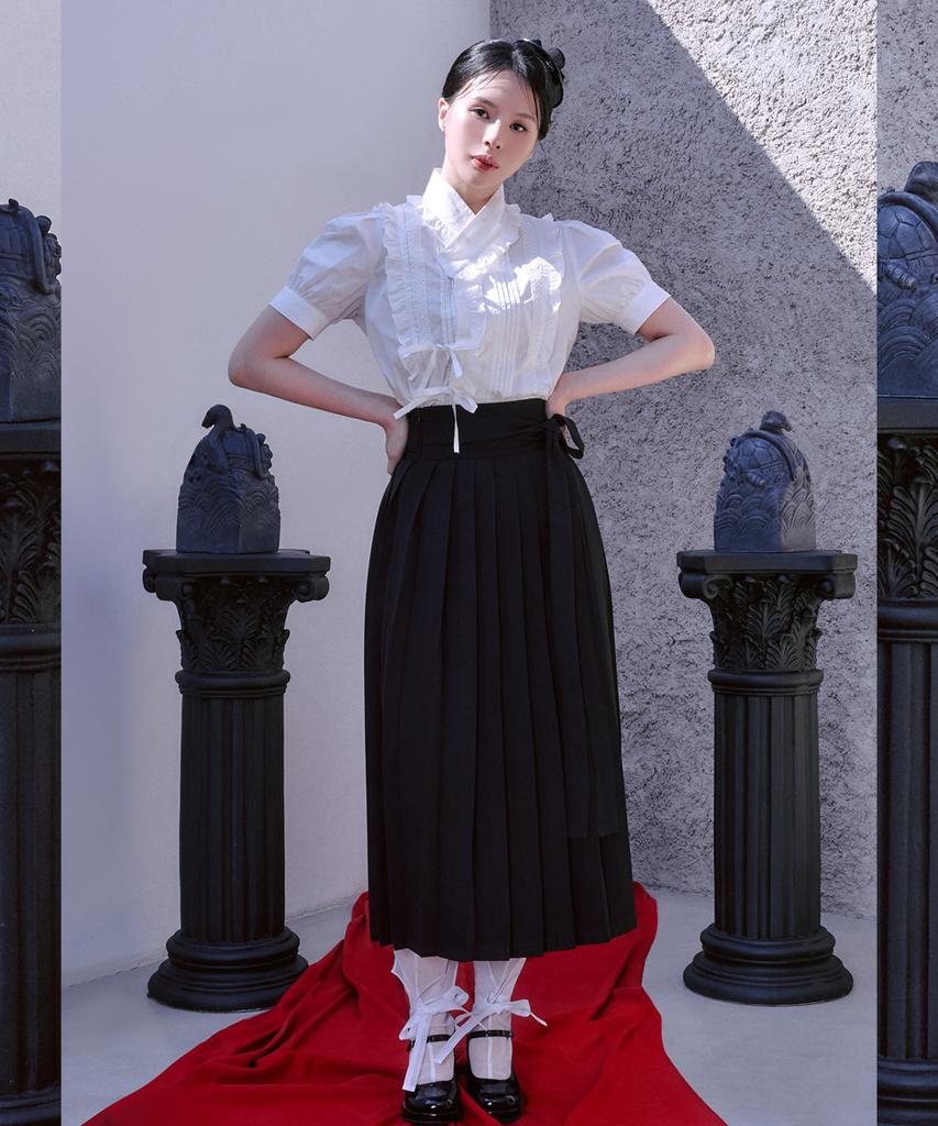 Tiemsseuli Apostle Black Pleated Skirt