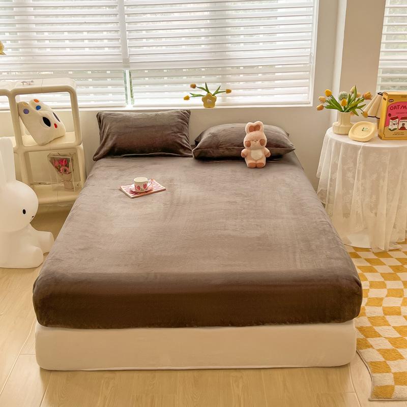 Solid Color Skin-Friendly Milk Fiber Fitted Sheet Brushed Anti-Scratch Simmons Mattress Cover Bedspread Non-Slip All-Inclusive