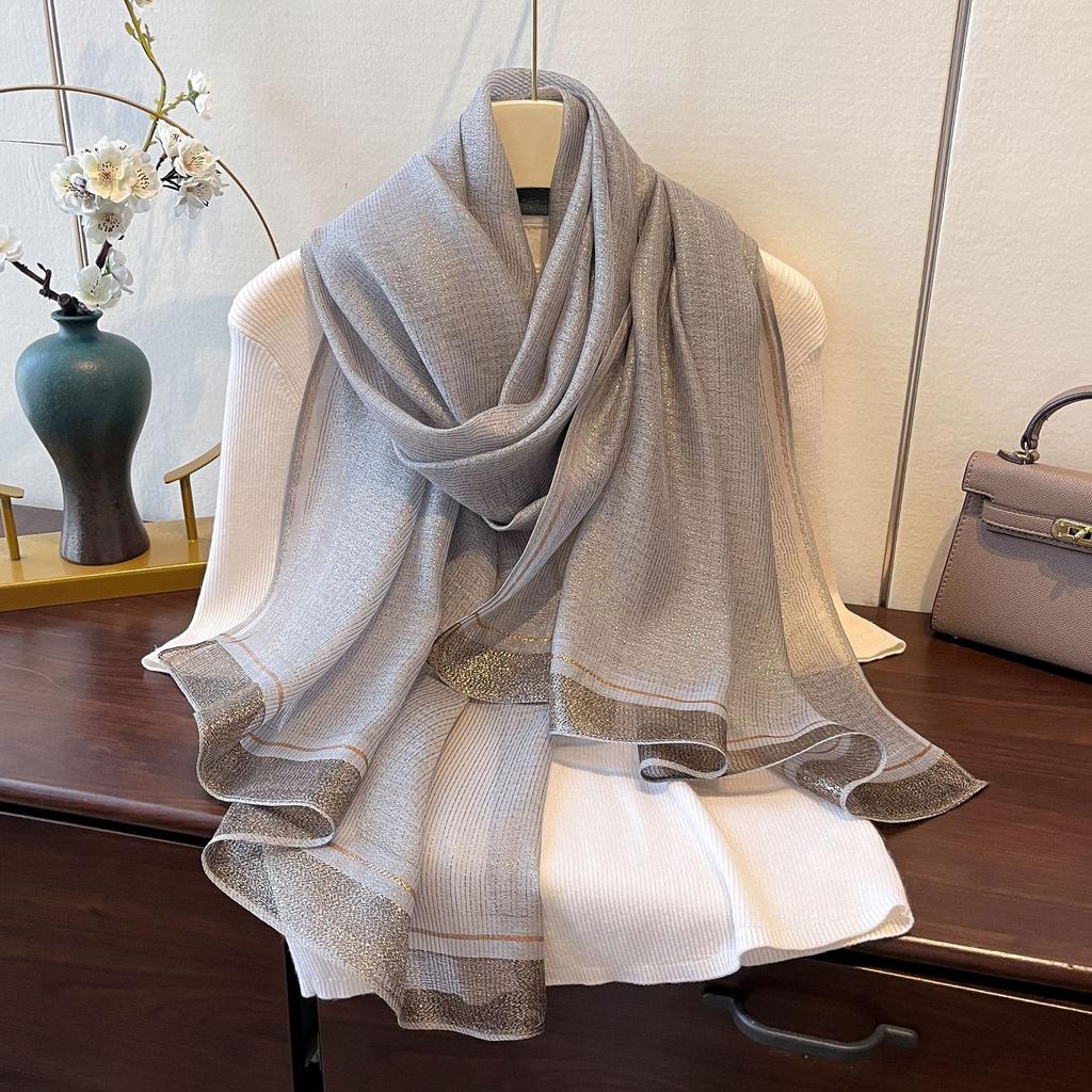 Vår og Sommer Nytt Temperament Mote Skjerf Tynt Klimasjal Langt Varmt Emulasjon Silkeskjerf for Kvinner