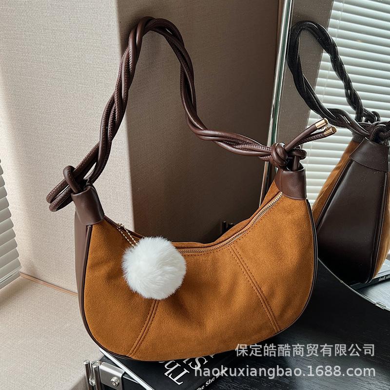 Hand Carry Fashion Dumpling Bag Women 2025 Autumn and Winter Korean Ins Simple Versatile Shoulder Bag Niche Trend Messenger Bag