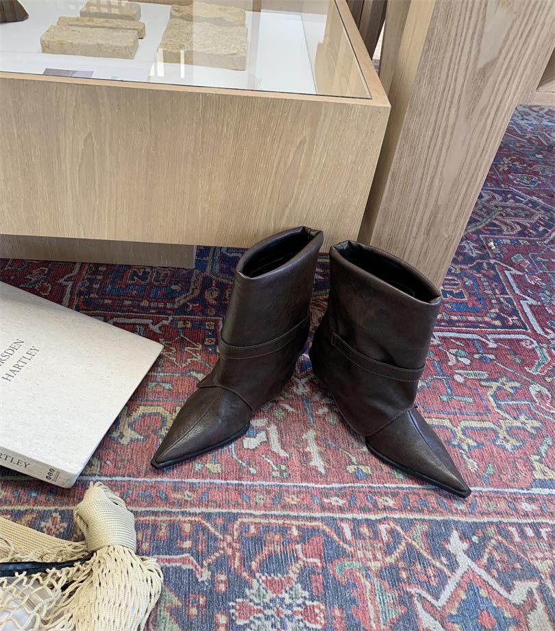 

European and American style metal buckle pointed head thin heel thin high heel short boots 39 коричневый