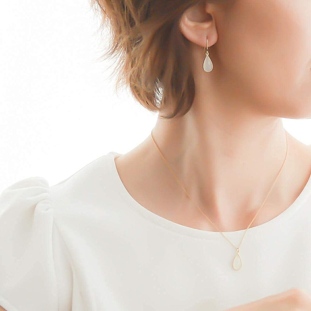 [Naot Jewelry] Women's Necklace, White, Simple, Teardrop Shape, Cut Frame Glass Necklace, White Smoke