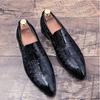 Hot Salepattern Male Slip-On Driving Shoes Pointed Toe Soft Comfortable Designer Loafers Moccasins for Men 559