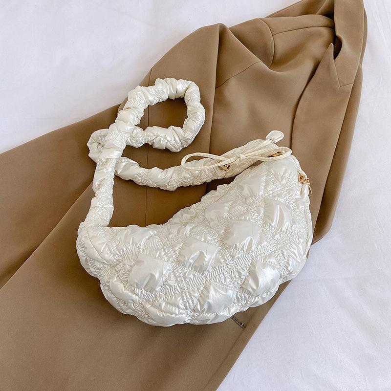 Large capacity bag women's 2025 new summer niche design shoulder messenger bag fashion casual underarm dumpling bag