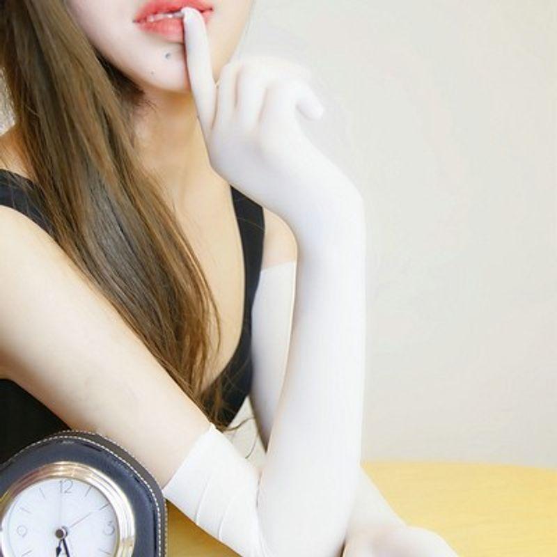 

Five-Finger Seamless Couple General Bridal Stockings Gloves White [buy 3 pairs get 1 pair free]] One size