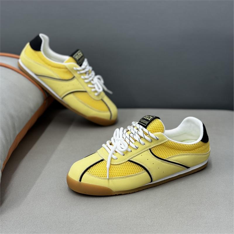 

New comfortable shoes sneakers comfortable and breathable dnh 38 жёлтый