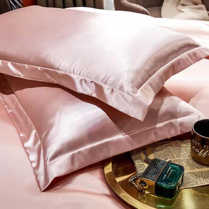 Luxurious Mulberry Silk Pillowcase - Soft, Breathable, Smooth, and Beauty-Enhancing High-Value Pillow Cover.
