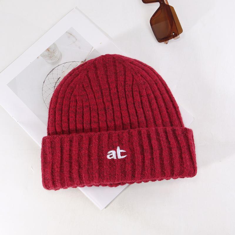 

Autumn and winter warm versatile knitted hat fashionable cold protection ear protection wool hat M（56-58cm）