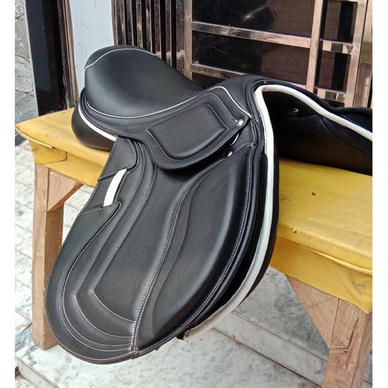 Leather Jumping Double Flap Saddle with Changeable Gullets – Elegant Cantle Design