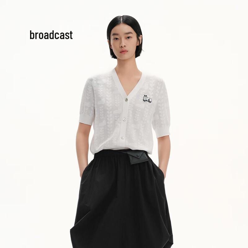 

Broadcast Women s Lantern Sleeve V-Neck Knit T-shirt M